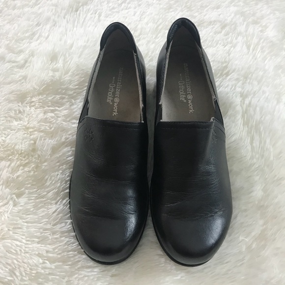 naturalizer slip resistant shoes